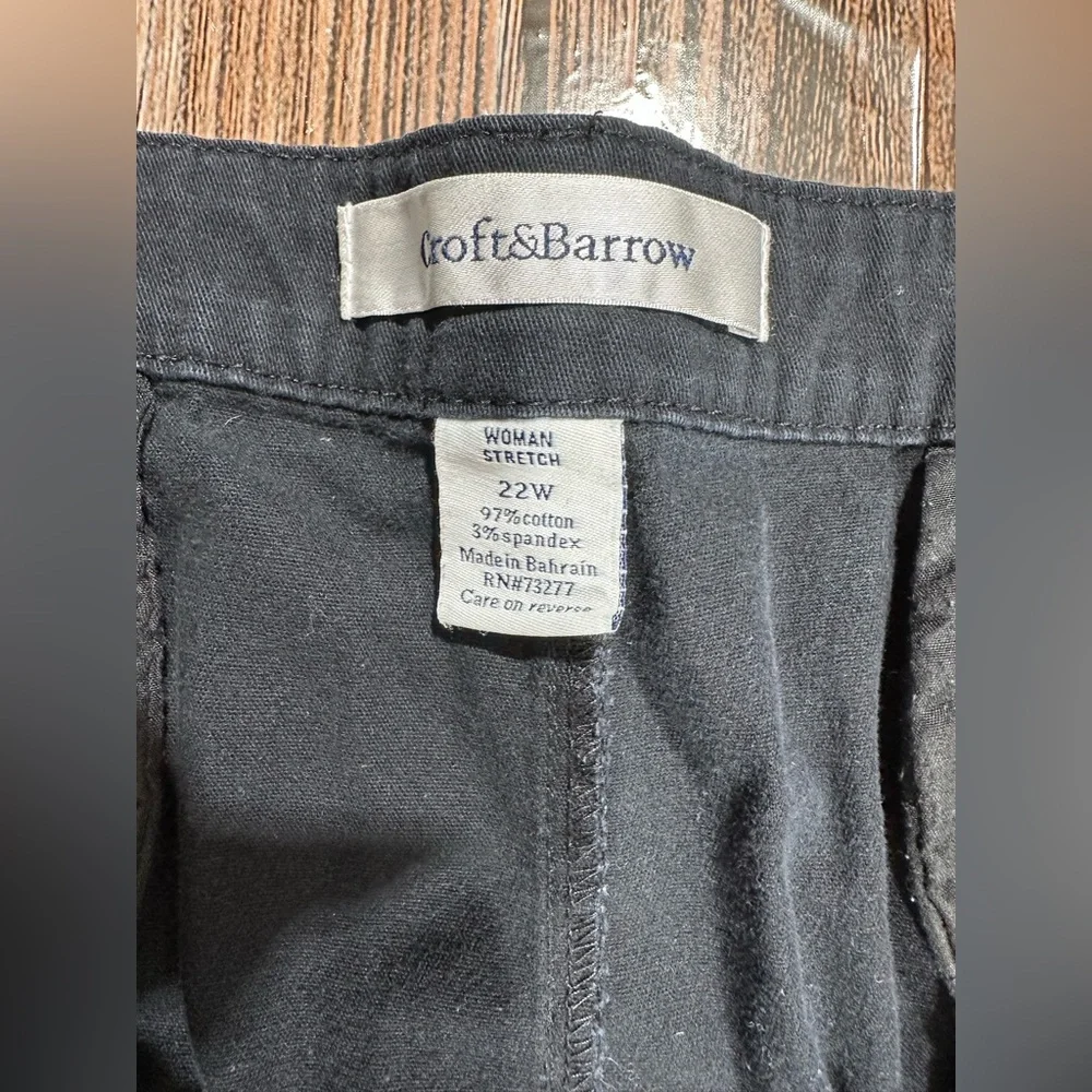 Croft Barrow Women’s 22W Dark Blue Classic Fit Stretch Capri Pants | SKU 0542